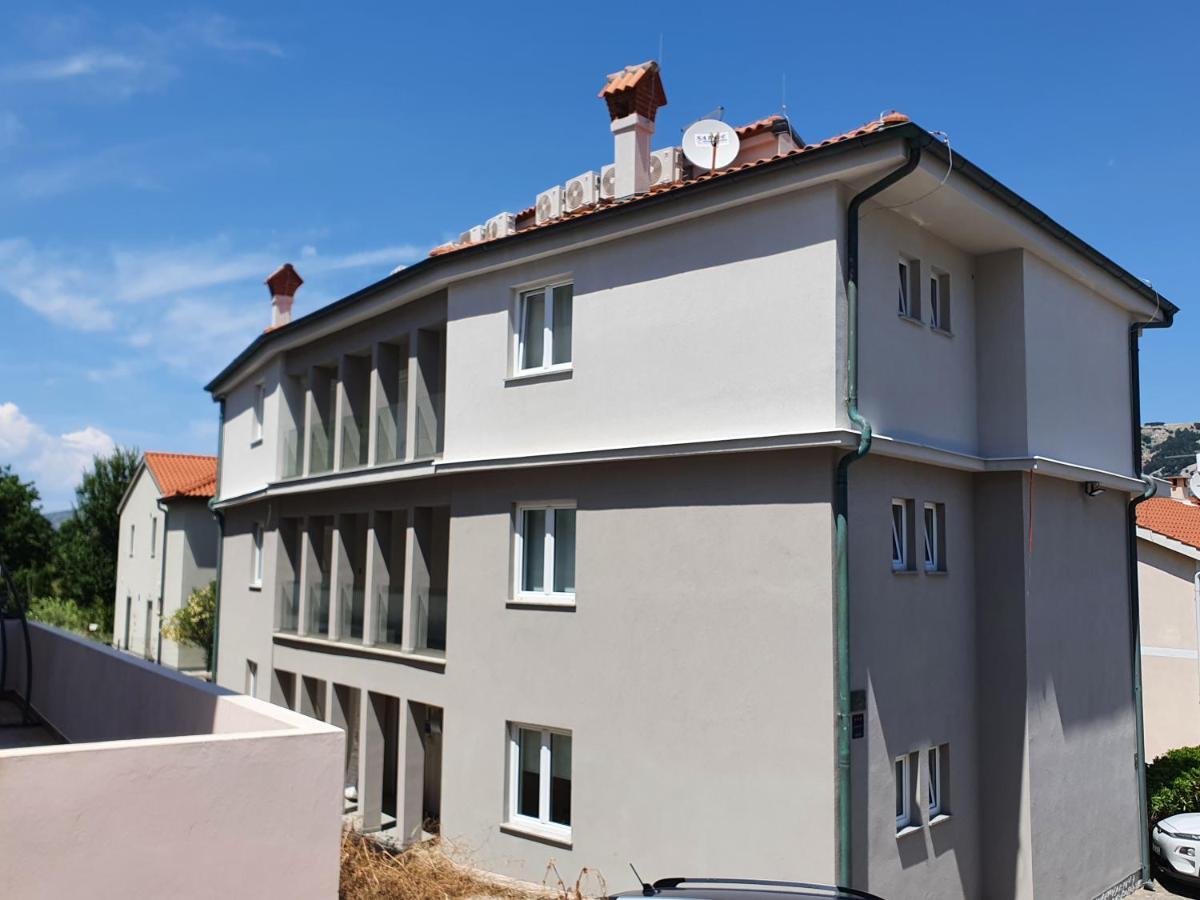 Vis A Vis Apartments Baska  Exterior photo